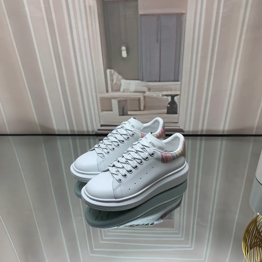 👟👟Ex-factory price 560👟👟 Professional McQueen factory. Top version. Couple style Alexander McQUEEN high version has been upgraded to the highest quality again✅ 💪McQueen Spring, Summer, Autumn and Winter top version Purchasing level✅ Recruiting national online and offline agents to join🤝 🏆Fabric: Original materials imported from Italy. Texture, water-resistant and non-discoloring 🏆Inner lining: ️A-grade Italian imported lining resistant to dirt, sweat-absorbent, breathable and comfortable 🏆Foot pads: top-grade imported Italian super-soft cowhide leather 🏆Outsole: PU+counter 1:1 🏆Shoe box: original white box. Plus white flip cover for double-layer protection. Cloth bag. Handbag. Certificate of 1:1 mold opening, 4-piece set. Delivered with a pair of shoelaces. 🖕🏿🖕🏿🖕🏿 You can choose any pair of shoelaces in any color of our factory 🏆Code number: women's 34-41. men's 38-46 🏆Special remarks (women's code 34.40.41, men's code 38.45.46 is customized, no returns or exchanges) Win-win cooperation 🤝